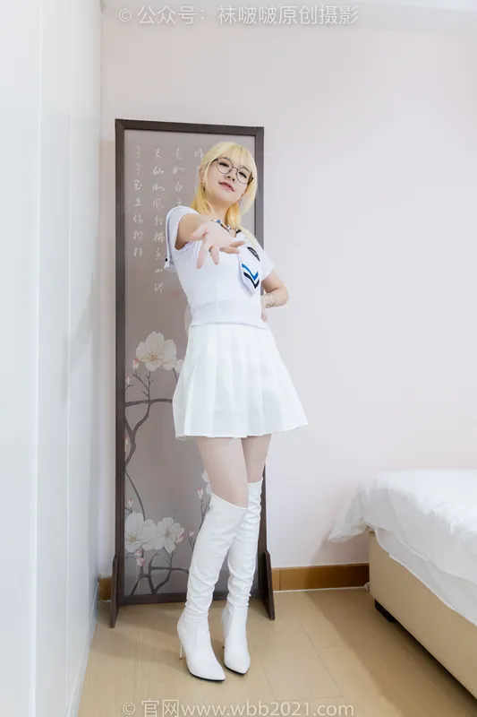 [BoBoSocks袜啵啵] NO.495 小甜豆-高跟长靴、白棉袜、薄白丝（脚尖加固款）（花絮版） - BoBoSocks袜啵啵